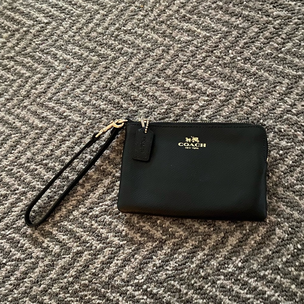 COPY - Coach wristlet